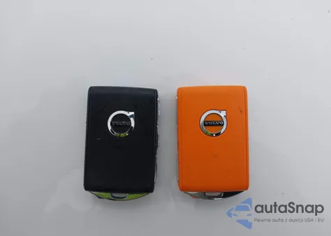 2023 Volvo Xc40 B5 Ultimate Dark Theme z USA, uszkodzony, nr VIN YV4L12UX2P2925906